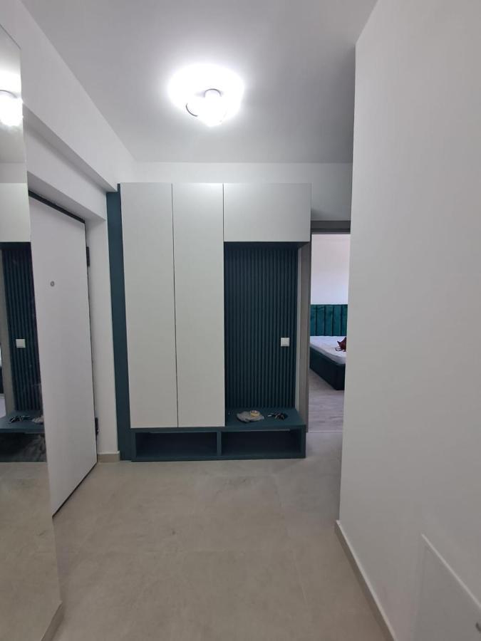 Happy Rental Apartments 2 كرايوفا المظهر الخارجي الصورة