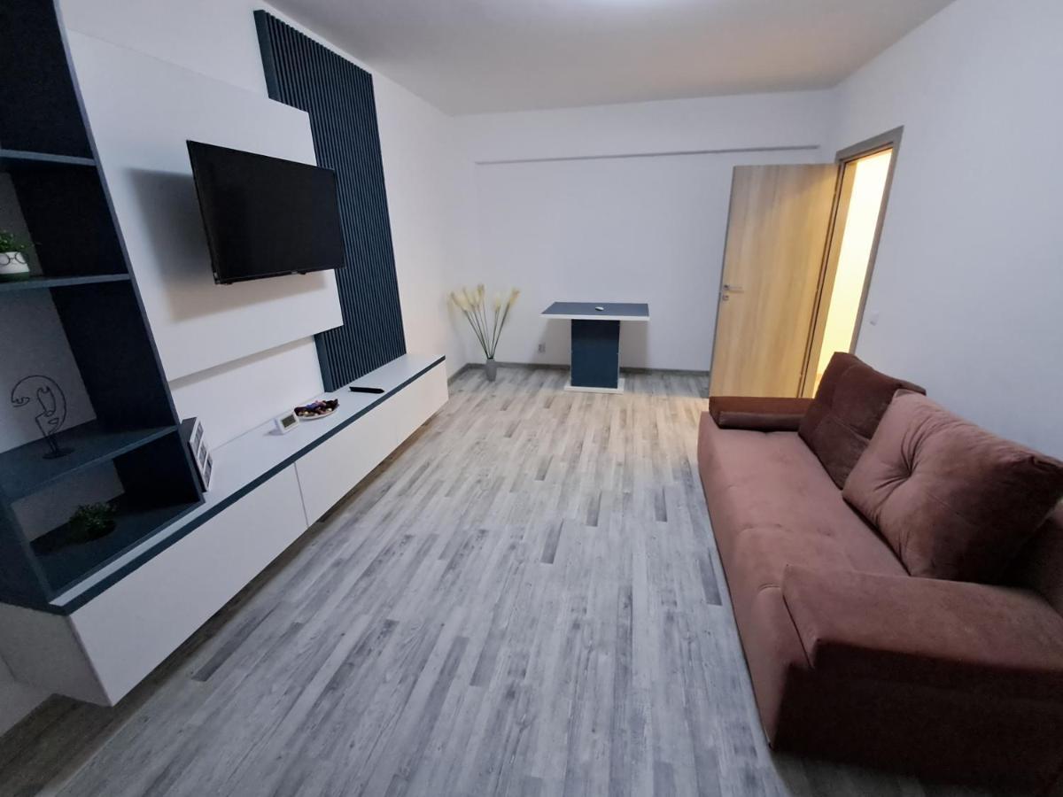Happy Rental Apartments 2 كرايوفا المظهر الخارجي الصورة
