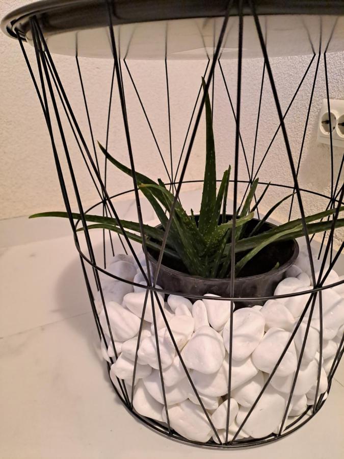 Happy Rental Apartments 2 كرايوفا المظهر الخارجي الصورة