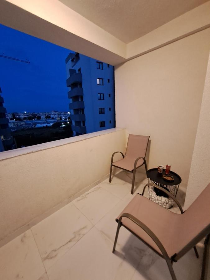 Happy Rental Apartments 2 كرايوفا المظهر الخارجي الصورة